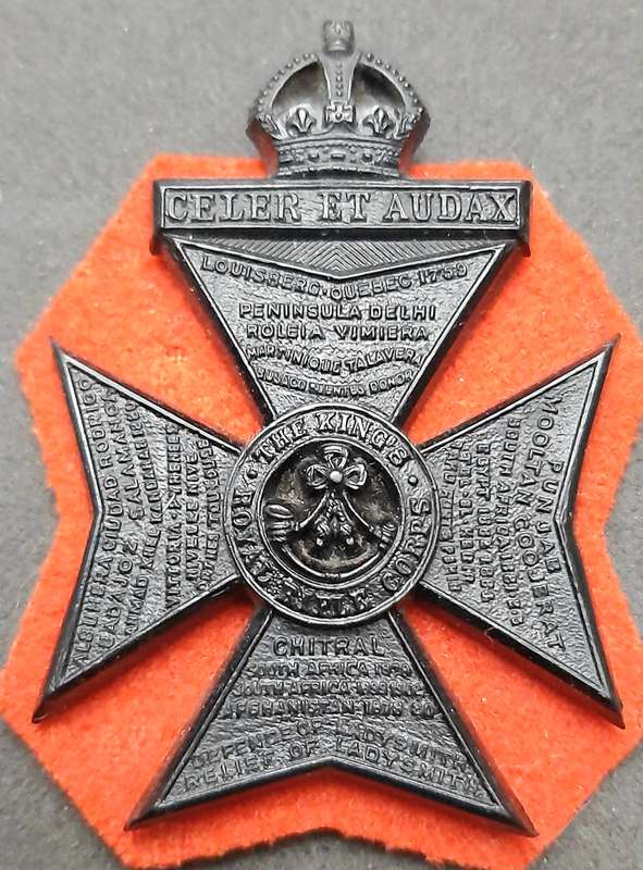 **WW2 British: 1944 Officer's King's Royal Rifle Corps Bakelite Cap Badge w/ Felt (Pins) .**