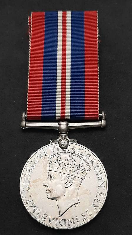 **WW2: British 1939-45 War Medal w/ Ribbon (British Issue).**