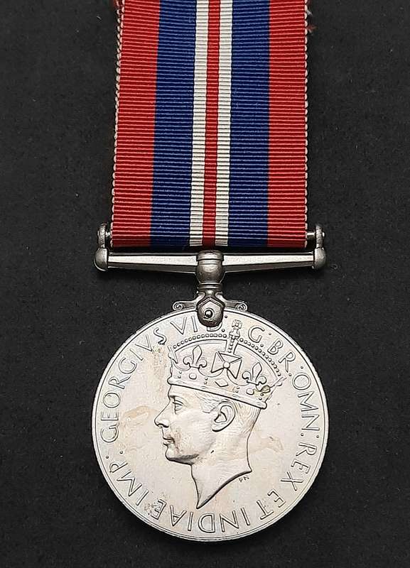**WW2: British 1939-45 War Medal w/ Ribbon (British Issue).**