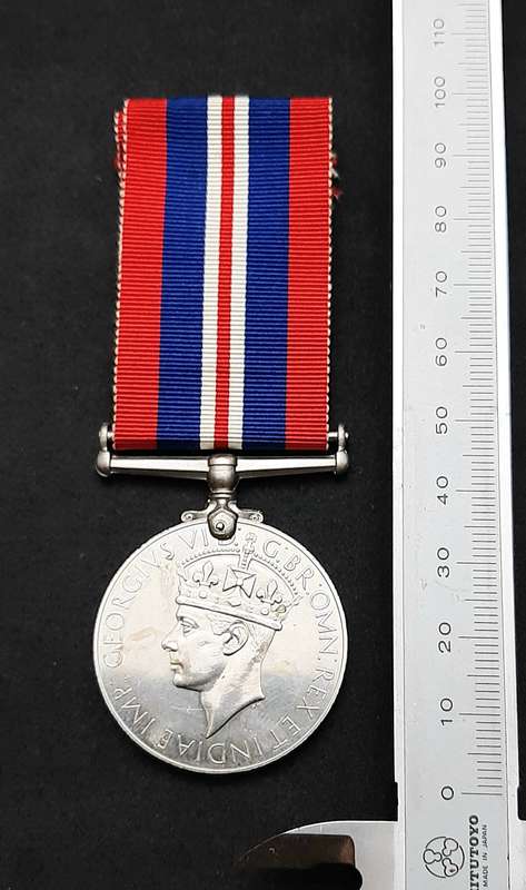 **WW2: British 1939-45 War Medal w/ Ribbon (British Issue).**
