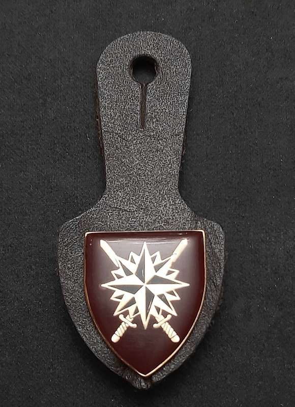 **RARE: 1988 SADF Reconnaissance Regiment 'Recce' HQ Pocket Fob Badge w/ Leather Hangar.(Pins)**