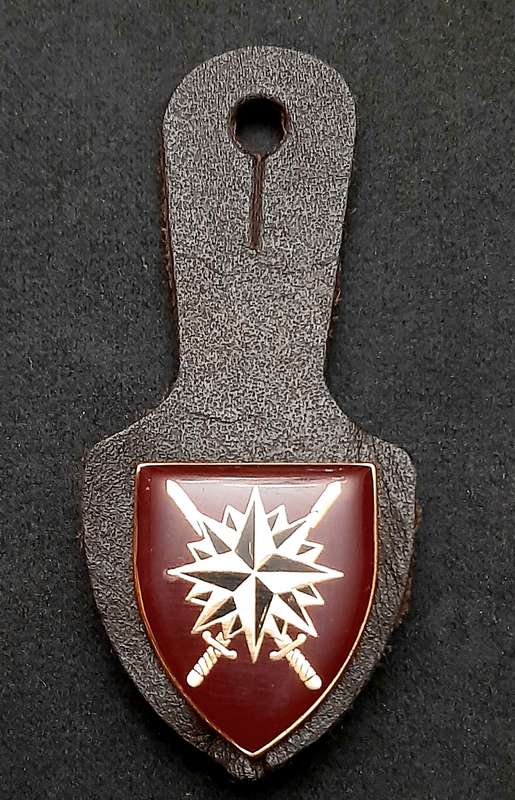 **RARE: 1988 SADF Reconnaissance Regiment 'Recce' HQ Pocket Fob Badge w/ Leather Hangar.(Pins)**