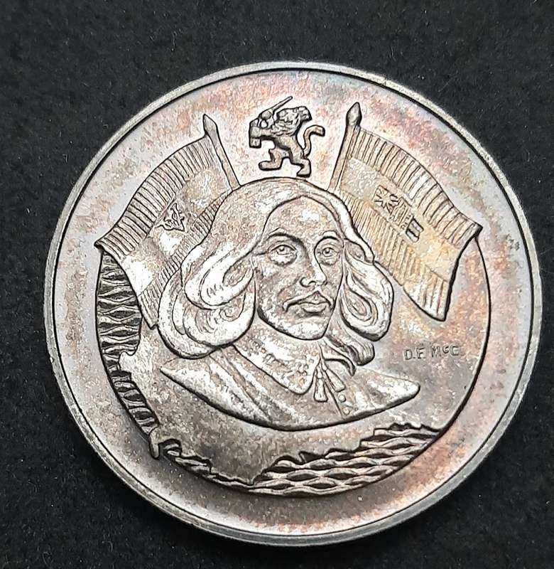 **1952 SA Mint: Van Riebeeck Ter Centenary. 925 Silver & Bronze Comm. Medallions Cased (XF+ & VF+)**