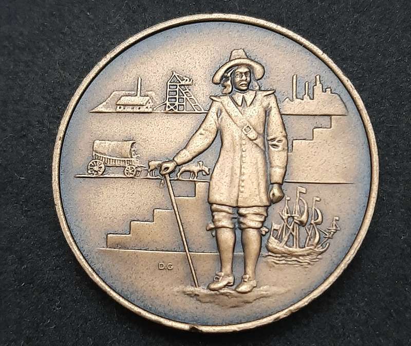 **1952 SA Mint: Van Riebeeck Ter Centenary. 925 Silver & Bronze Comm. Medallions Cased (XF+ & VF+)**