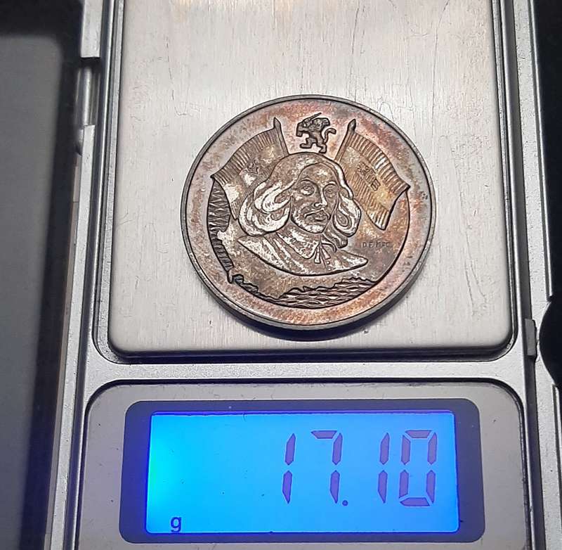 **1952 SA Mint: Van Riebeeck Ter Centenary. 925 Silver & Bronze Comm. Medallions Cased (XF+ & VF+)**