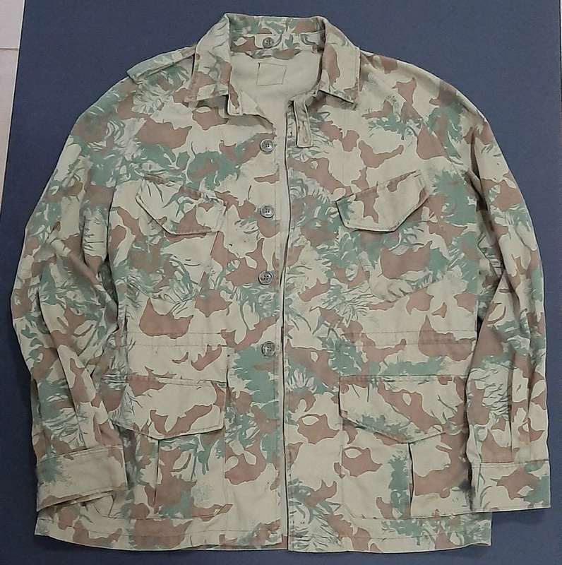 **Border War : 1980s 2nd Patt. Camouflage Fielddress Jacket (LARGE) **