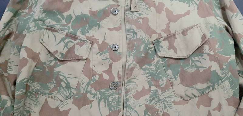 **Border War : 1980s 2nd Patt. Camouflage Fielddress Jacket (LARGE) **