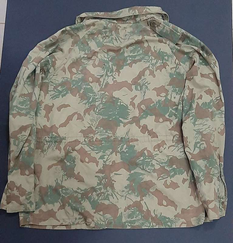 **Border War : 1980s 2nd Patt. Camouflage Fielddress Jacket (LARGE) **