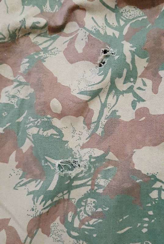 **Border War : 1980s 2nd Patt. Camouflage Fielddress Jacket (LARGE) **