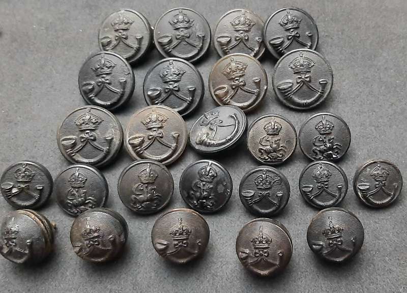 WW2 British: King's Royal Rifle Corps 1944 Bakelite Service Dress Button Lot (x 25)