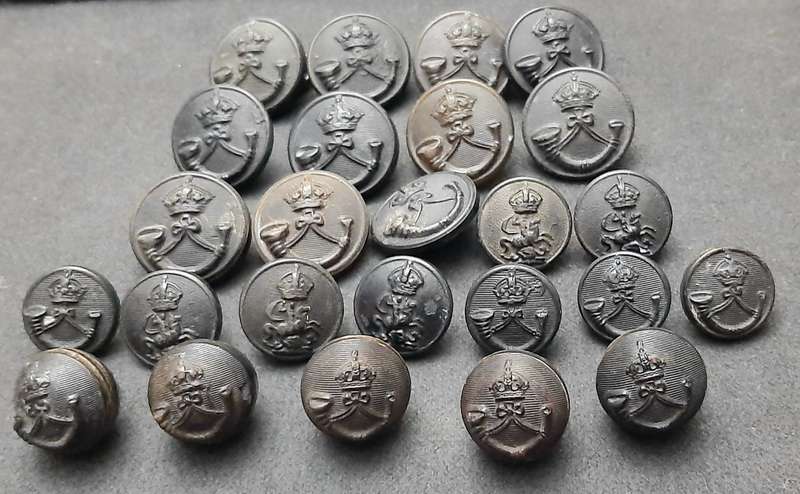 WW2 British: King's Royal Rifle Corps 1944 Bakelite Service Dress Button Lot (x 25)