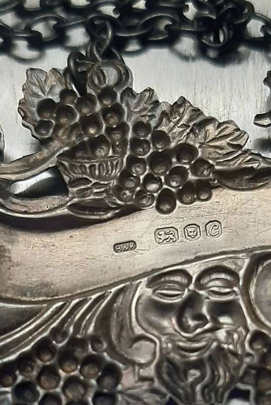 STUNNING: .925 Silver English 'Dionysian' Sherry Decanter Collar (11.77g).