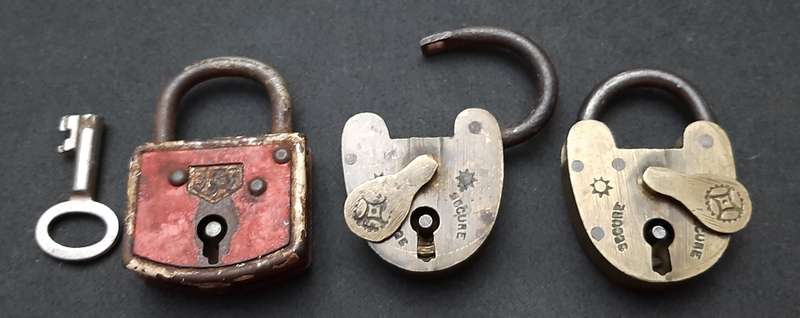 Lot : Early 20th Century - European Brass 'Trap Door' Locks & Steel Padlock ( 3 x Pcs).