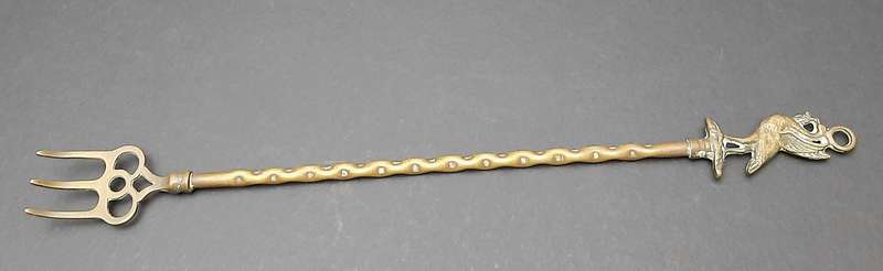 Early 20th Century: English Brass 'Liver Bird' Toasting Fork (45cm).