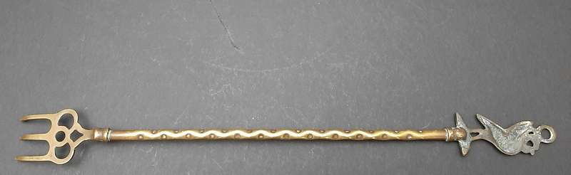 Early 20th Century: English Brass 'Liver Bird' Toasting Fork (45cm).