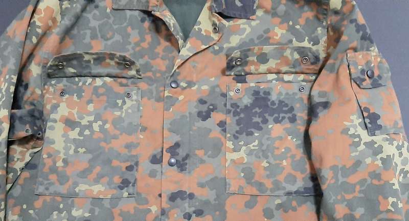 1990s German Bundeswehr Flecktarn Camouflage Field Dress Jacket with Zipper (L/XL)