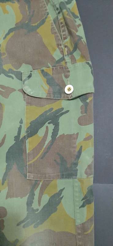 1990s New Zealand: Defence Force DPM Camouflage Trousers (LARGE).