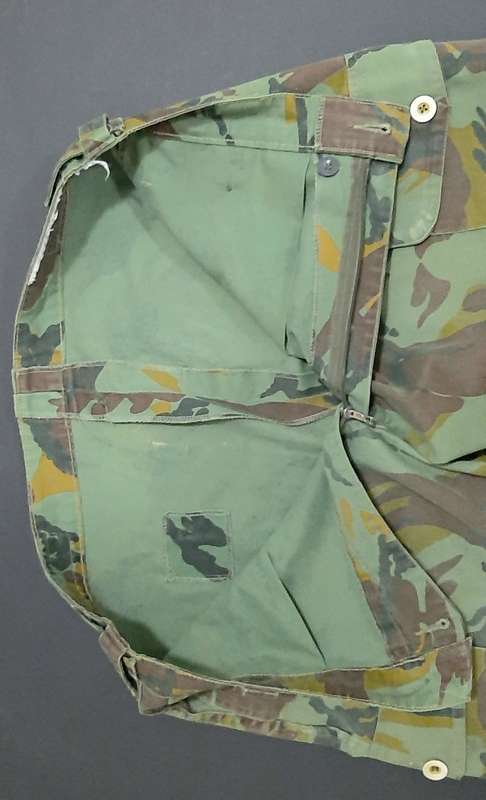 1990s New Zealand: Defence Force DPM Camouflage Trousers (LARGE).