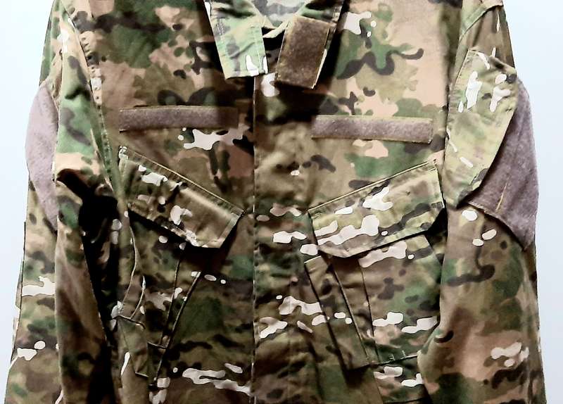Afghanistan: U.S. Army 'Varied Terrain' Camouflage F/dress L/S Shirt ( L/XL).