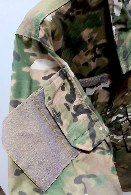 Afghanistan: U.S. Army 'Varied Terrain' Camouflage F/dress L/S Shirt ( L/XL).