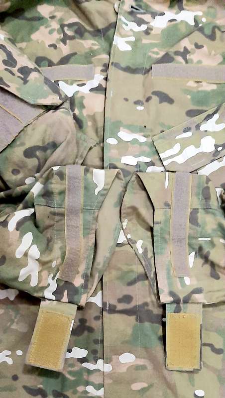 Afghanistan: U.S. Army 'Varied Terrain' Camouflage F/dress L/S Shirt ( L/XL).