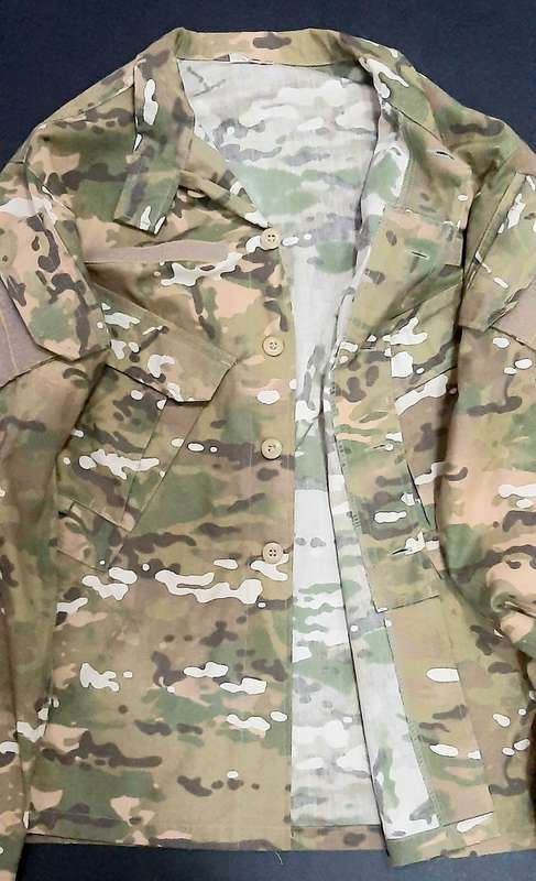 Afghanistan: U.S. Army 'Varied Terrain' Camouflage F/dress L/S Shirt ( L/XL).
