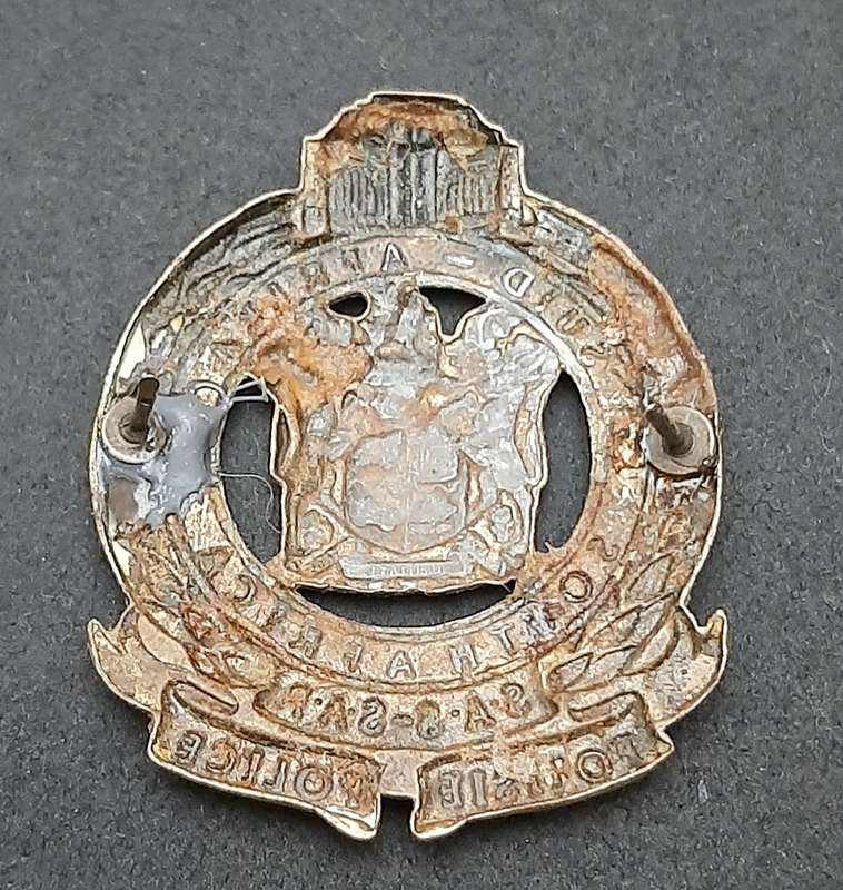 Border War: 1980s SA Railway Police 'National Task Force' Brass Beret Badge ( All Pins).