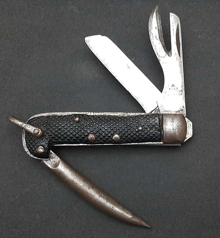 WW2 : British Army 1942 Jack-Knife / Pocket Knife w/ Bexoid Grips ( Roger's, Sheffield).