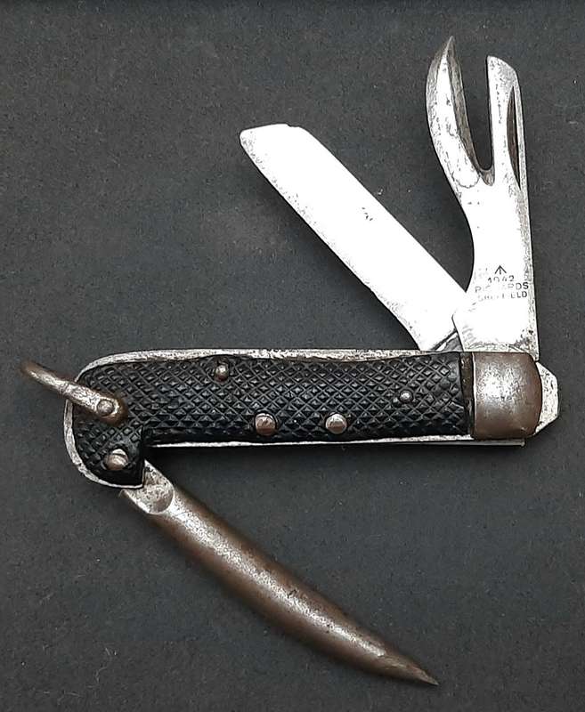 WW2 : British Army 1942 Jack-Knife / Pocket Knife w/ Bexoid Grips ( Roger's, Sheffield).