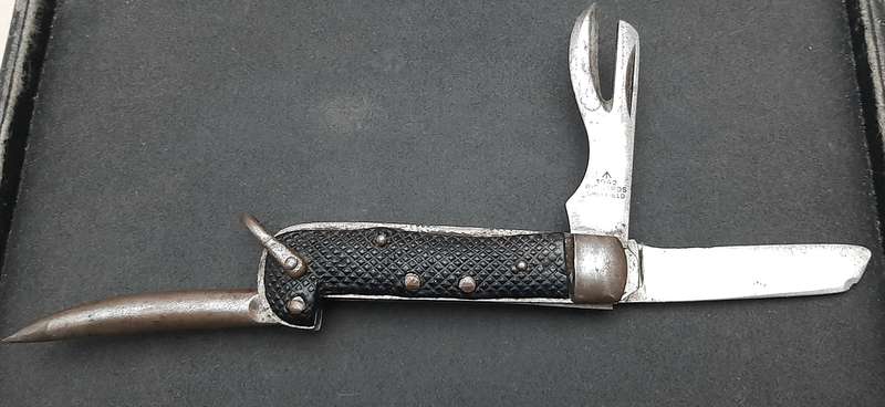 WW2 : British Army 1942 Jack-Knife / Pocket Knife w/ Bexoid Grips ( Roger's, Sheffield).
