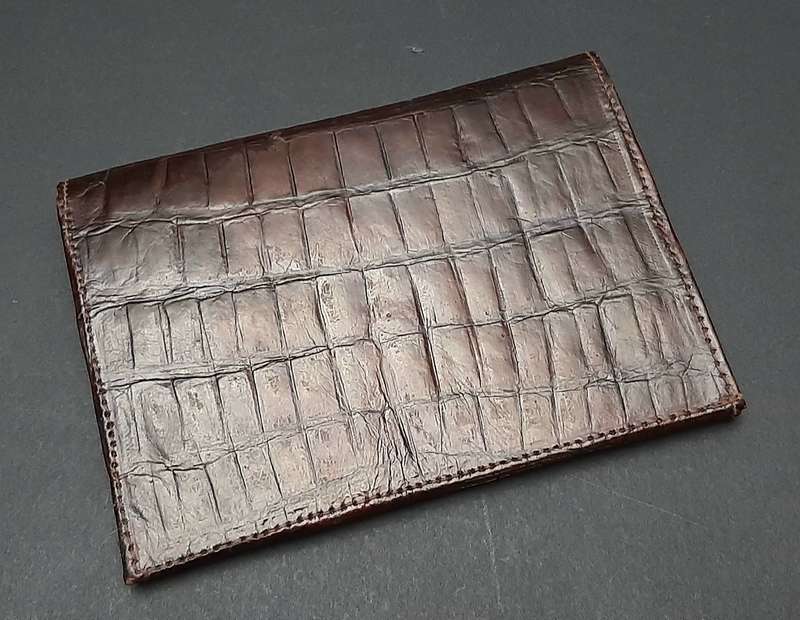STUNNING: Late 20th Century- Gent's Tri-fold Crocodile Skin Leather Wallet (14cm x 19cm).