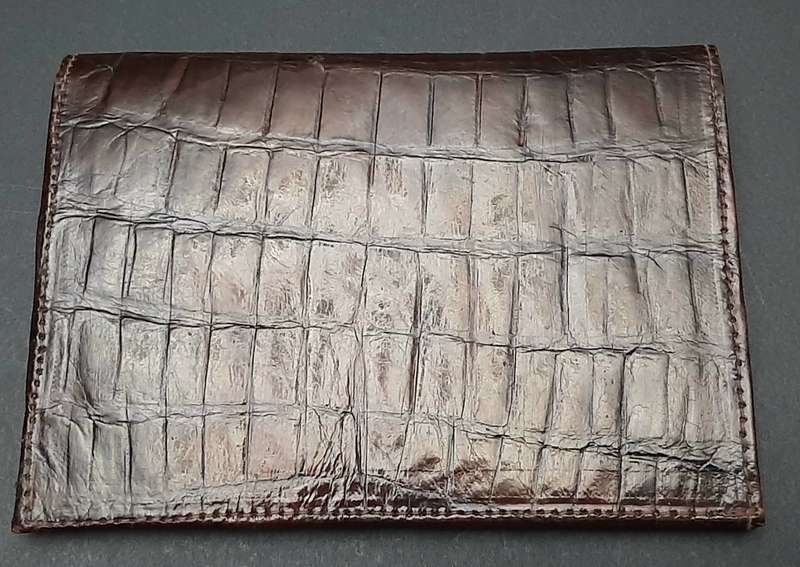 STUNNING: Late 20th Century- Gent's Tri-fold Crocodile Skin Leather Wallet (14cm x 19cm).