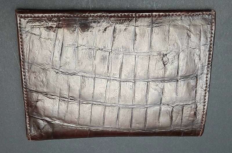STUNNING: Late 20th Century- Gent's Tri-fold Crocodile Skin Leather Wallet (14cm x 19cm).