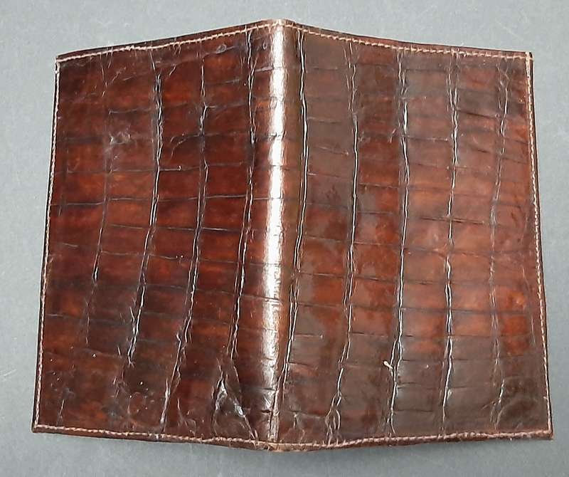 STUNNING: Late 20th Century- Gent's Tri-fold Crocodile Skin Leather Wallet (14cm x 19cm).