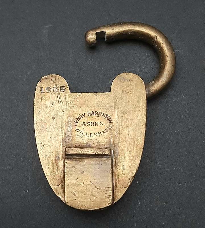 Early 20th Century: 1905 Henry Harrison & Sons Brass Trap-Door Padlock .NO KEY.(5cmx4cm).