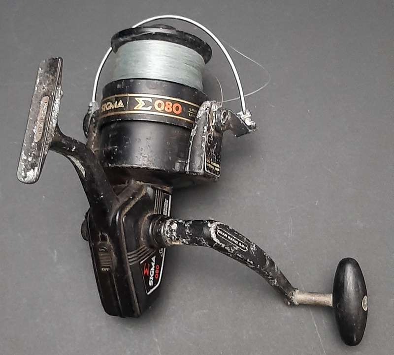 ANGLING: Shakespeare 'Sigma' 2200 CK Series 080 Large Fixed Spool Spinning Reel ( 18cm x 17cm).