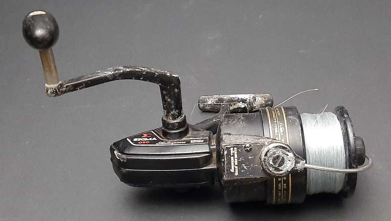 ANGLING: Shakespeare 'Sigma' 2200 CK Series 080 Large Fixed Spool Spinning Reel ( 18cm x 17cm).