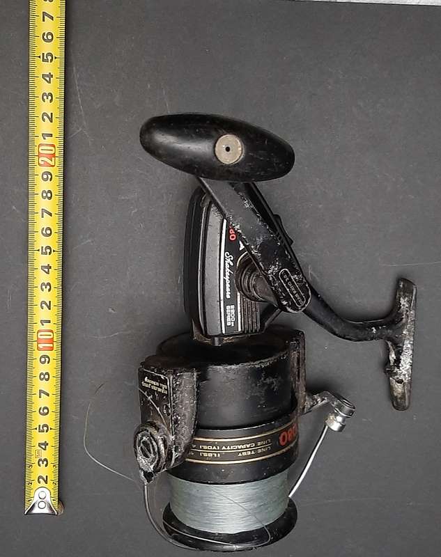 ANGLING: Shakespeare 'Sigma' 2200 CK Series 080 Large Fixed Spool Spinning Reel ( 18cm x 17cm).