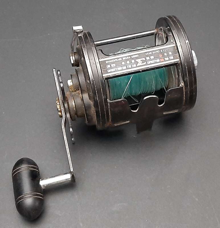 ANGLING: Shakespeare 'Sigma' 2951-365 Saltwater Right-hand Boat-Fishing Reel (21cm x 14cm).