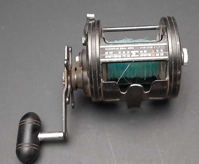 ANGLING: Shakespeare 'Sigma' 2951-365 Saltwater Right-hand Boat-Fishing Reel (21cm x 14cm).