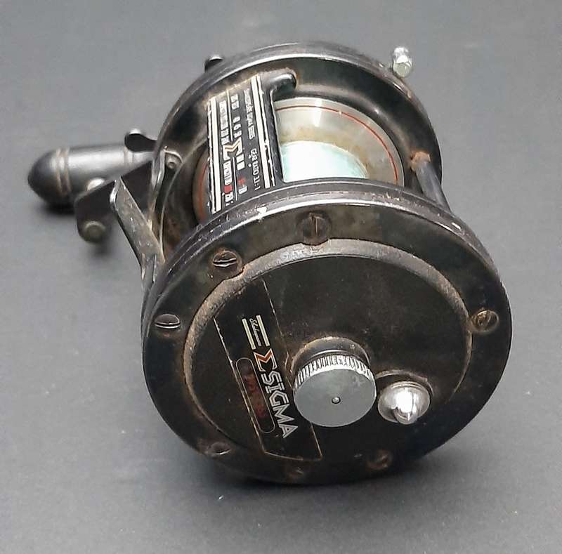 ANGLING: Shakespeare 'Sigma' 2951-365 Saltwater Right-hand Boat-Fishing Reel (21cm x 14cm).