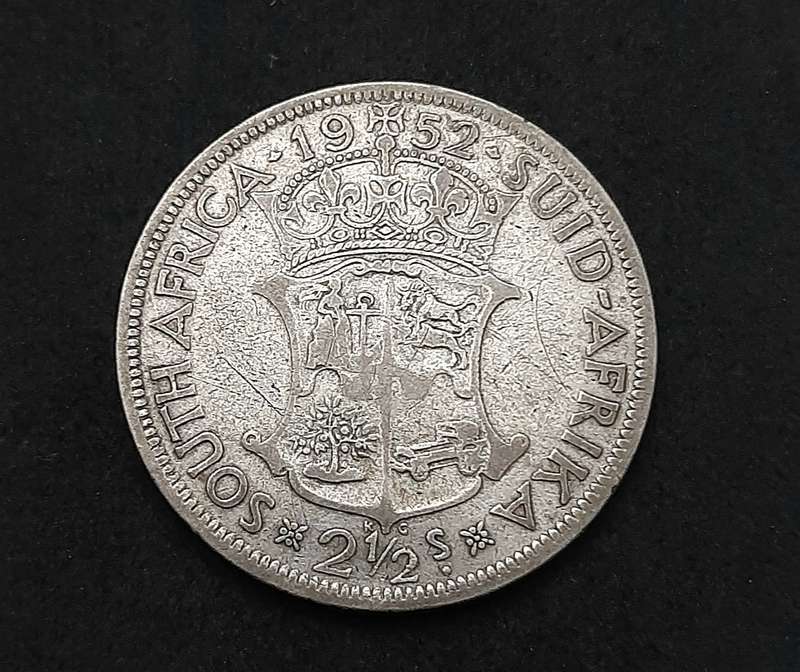 1952 South Africa: .500 Silver 2½ Shilling KGVI Coin (F).