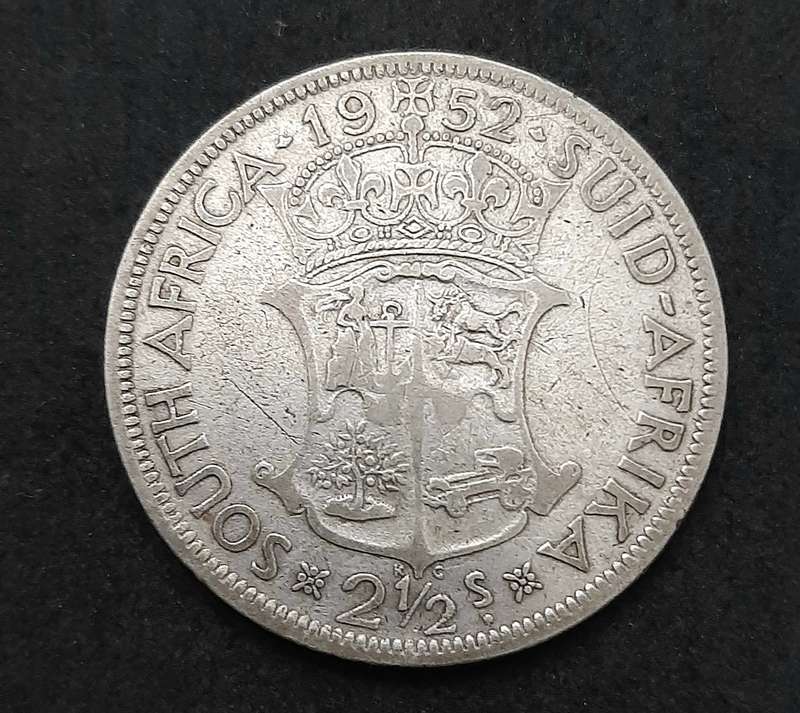 1952 South Africa: .500 Silver 2½ Shilling KGVI Coin (F).