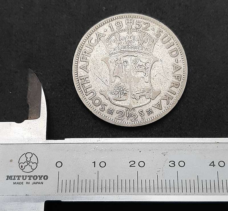 1952 South Africa: .500 Silver 2½ Shilling KGVI Coin (F).