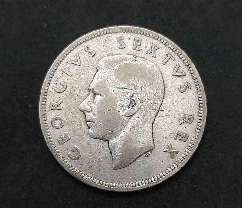 1952 South Africa: .500 Silver 2½ Shilling KGVI Coin (F).