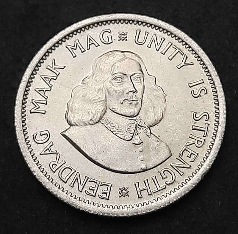 1961 South Africa: .500 Silver 10 cent Coin (XF/XF+).
