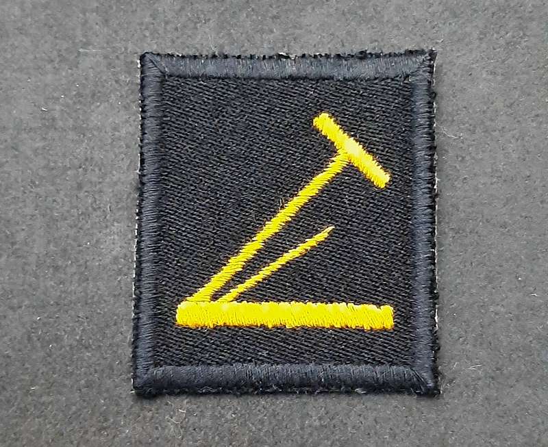 Border War: 1980s SA Navy Working Dress ' Driver ' Qualification Embroidered Badge .