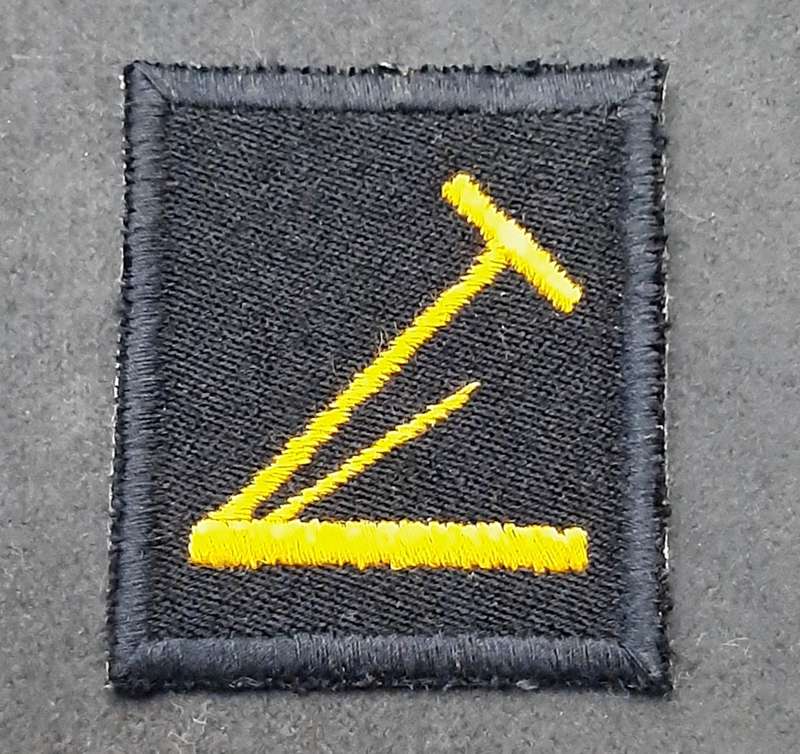 Border War: 1980s SA Navy Working Dress ' Driver ' Qualification Embroidered Badge .