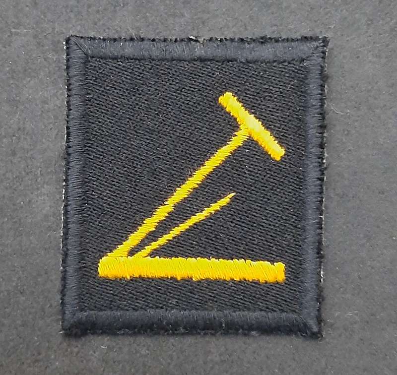 Border War: 1980s SA Navy Working Dress ' Driver ' Qualification Embroidered Badge .