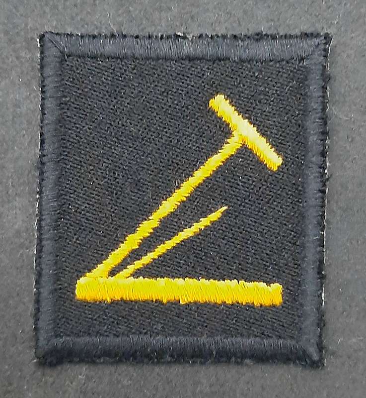Border War: 1980s SA Navy Working Dress ' Driver ' Qualification Embroidered Badge .